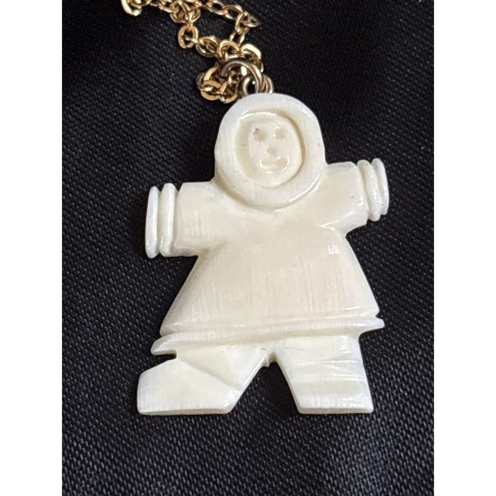 Vintage Hand Carved Inuit Pendant Necklace INUK Alaska Carving Pendant 1"